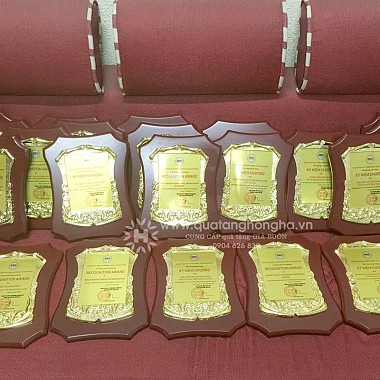 09 Bằng khen - bảng vinh danh