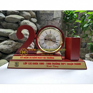 Đồng hồ để bàn savi - quà tặng kỷ niệm họp lớp - số 20 kỷ niệm