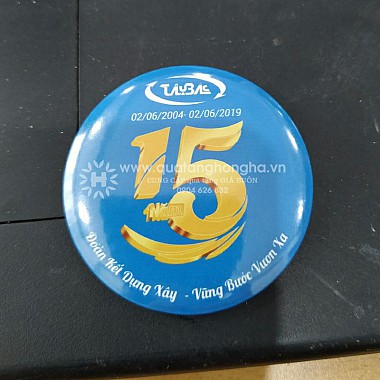 21 Huy hiệu nhựa D50 mm kỷ niệm năm thành lập