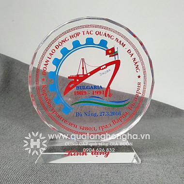 quà tặng kỷ niệm họp lớp - kỷ niệm chương pha lê họp lớp