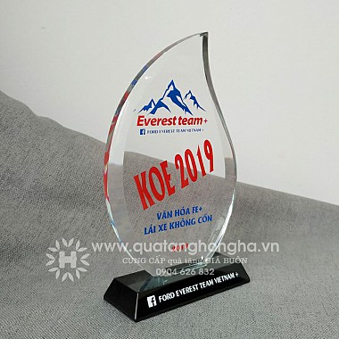 30 Kỷ niệm chương pha lê kỷ niệm năm thành lập