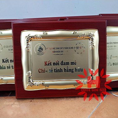 04 Bằng khen - bảng vinh danh